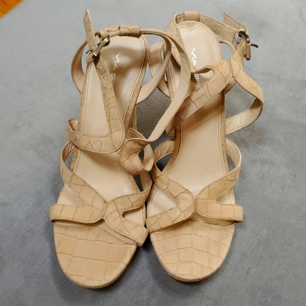 New Via spiga wedge heel sandal in tan leather no box
